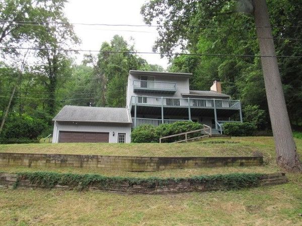 860 Parkview Drive, Johnstown, PA 15905