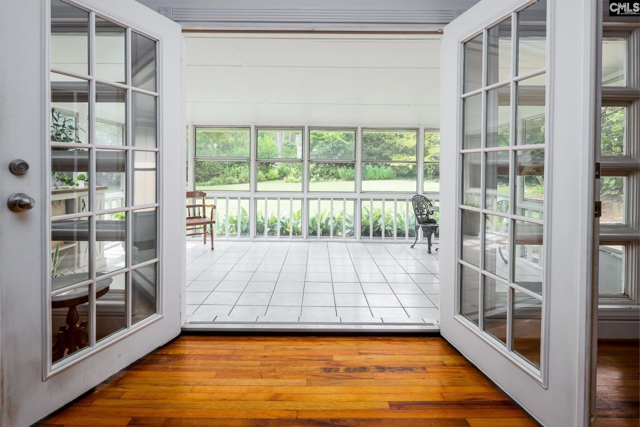 3541 Foxhall Road Photo 10