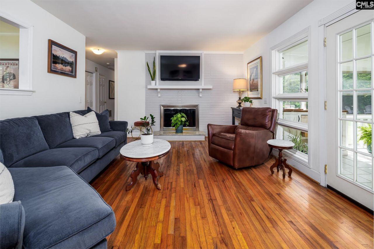 3541 Foxhall Road Photo 9