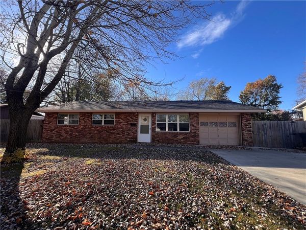 710 Hinshaw Drive, Springdale, AR 72762