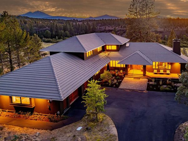 69305 Hawksflight Drive, Sisters, OR 97759