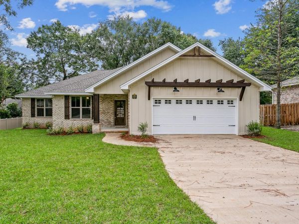 4567 Pfitzer Circle, Crestview, FL 32536