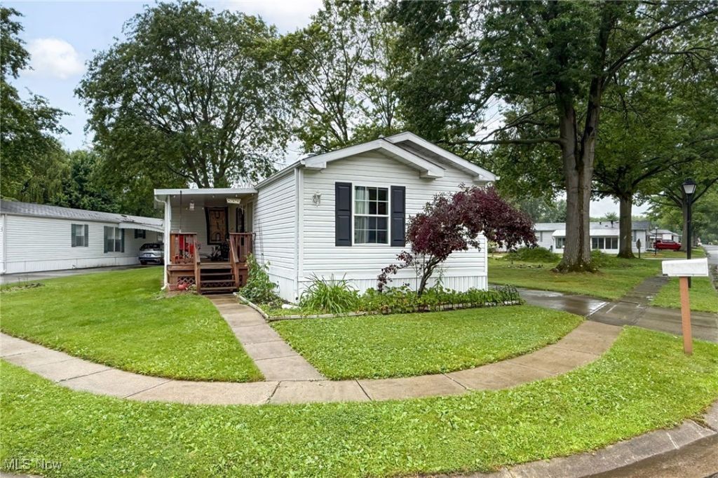 11 Brookins Drive, Olmsted Township, OH 44138 Main Photo