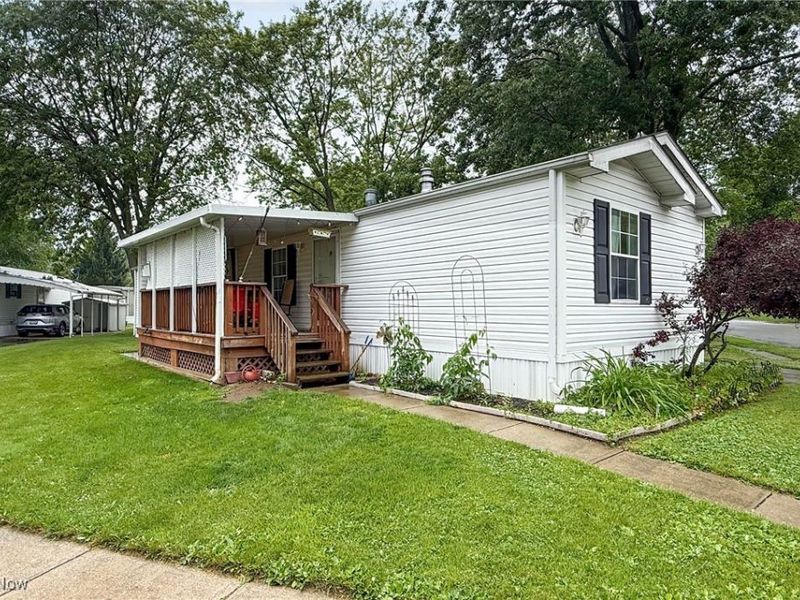 11 Brookins Drive, Olmsted Township, OH 44138 Photo 4