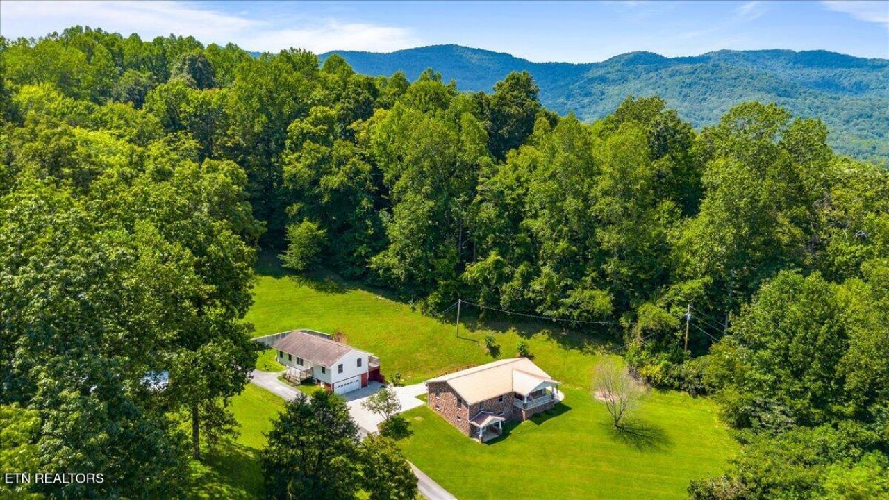264 Little Cove Creek Rd, Caryville, TN 37714 Main Photo