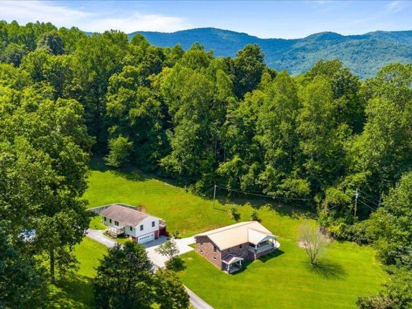 264 Little Cove Creek Rd, Caryville, TN 37714