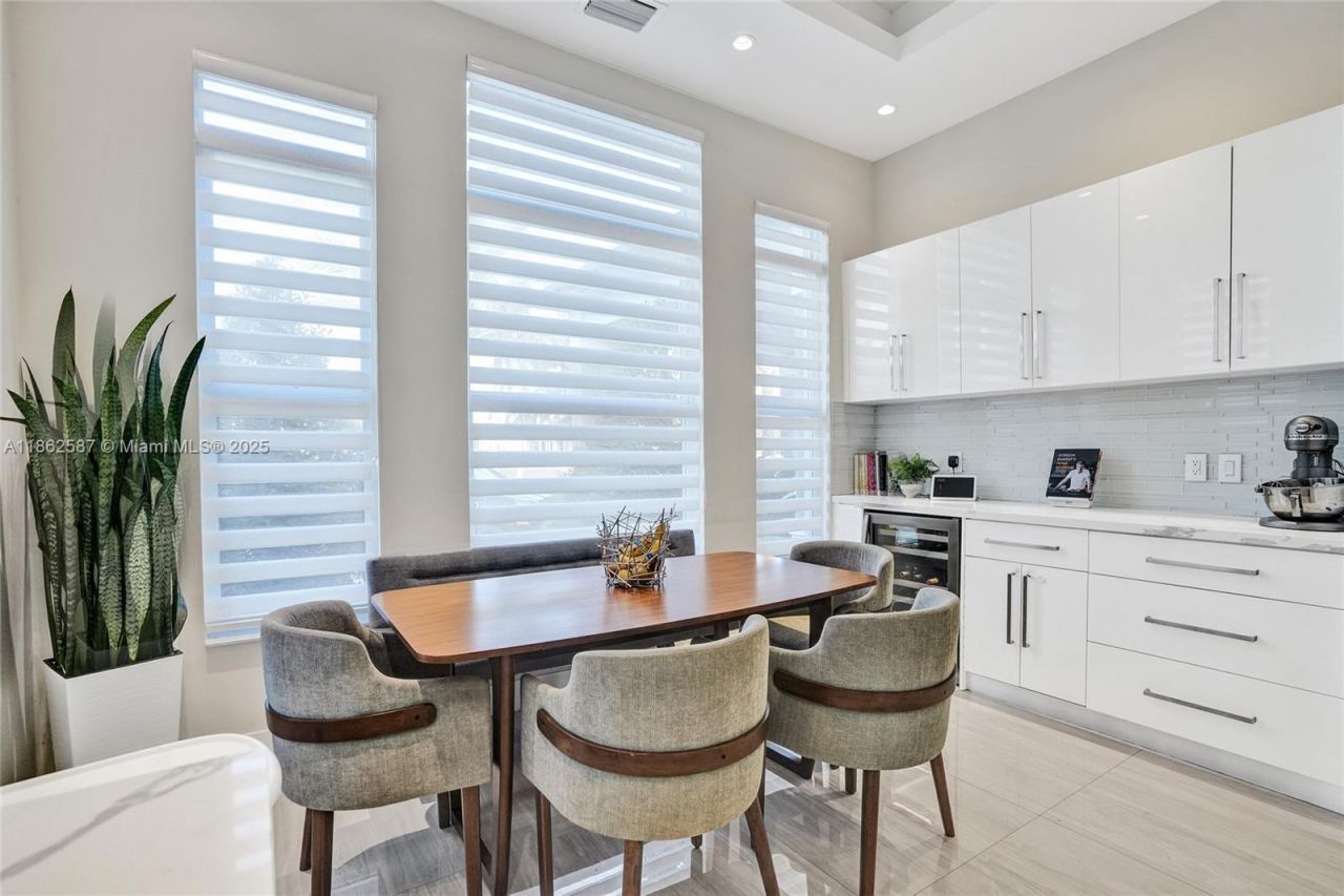 411 NW 125th Ave, Miami, FL 33182 Photo