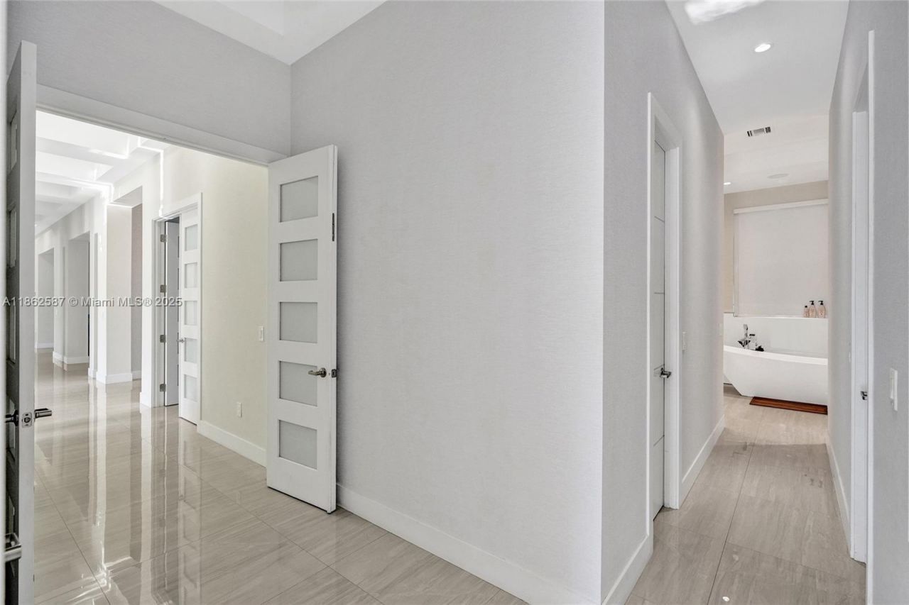 411 NW 125th Ave, Miami, FL 33182 Photo