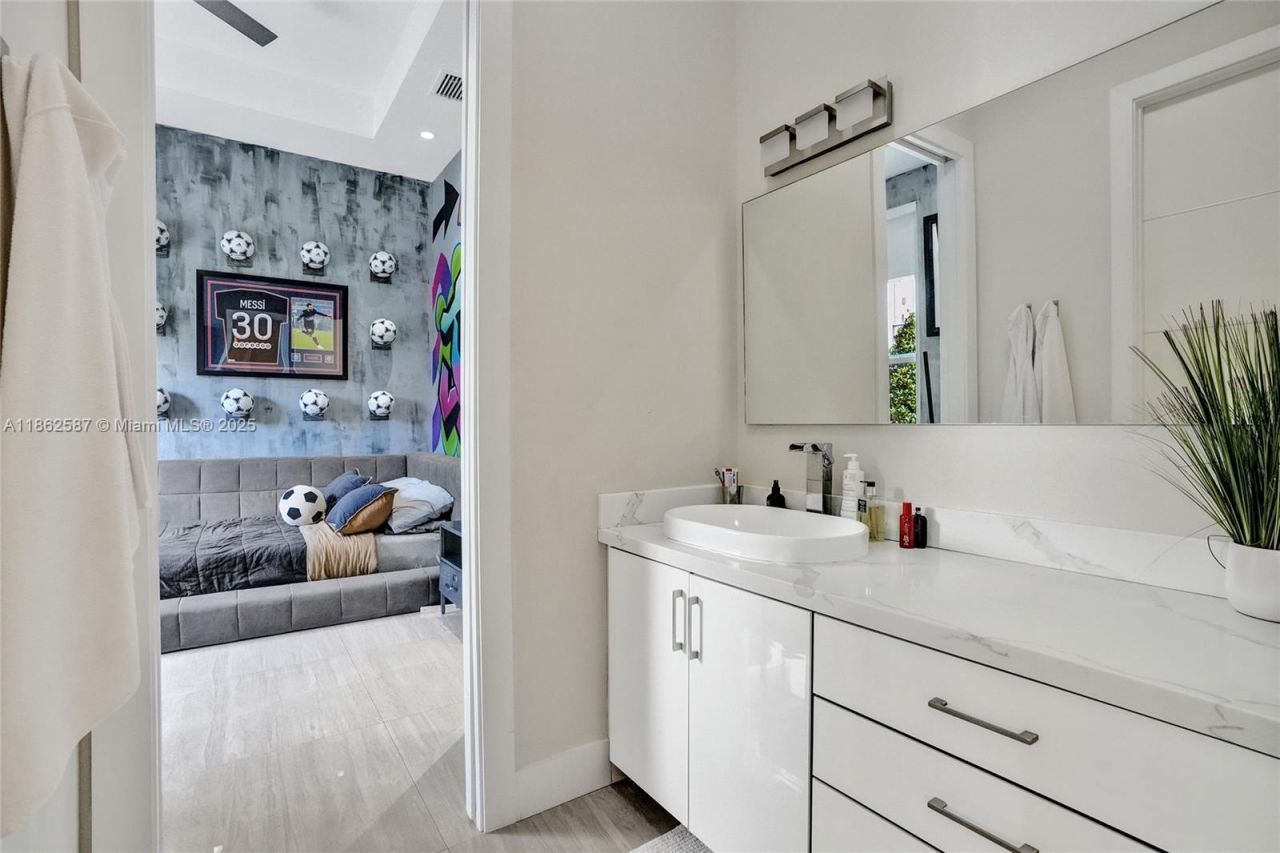 411 NW 125th Ave, Miami, FL 33182 Photo