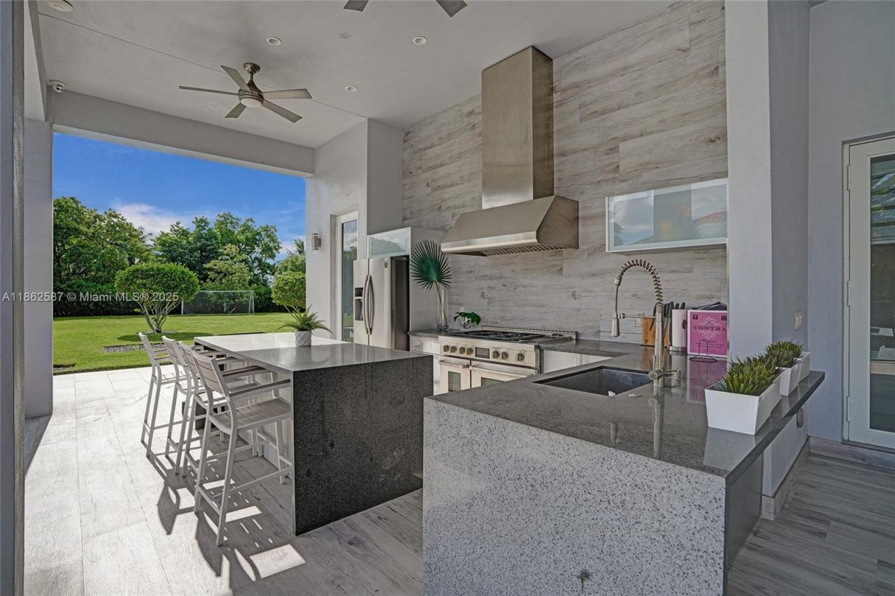 411 NW 125th Ave, Miami, FL 33182 Photo