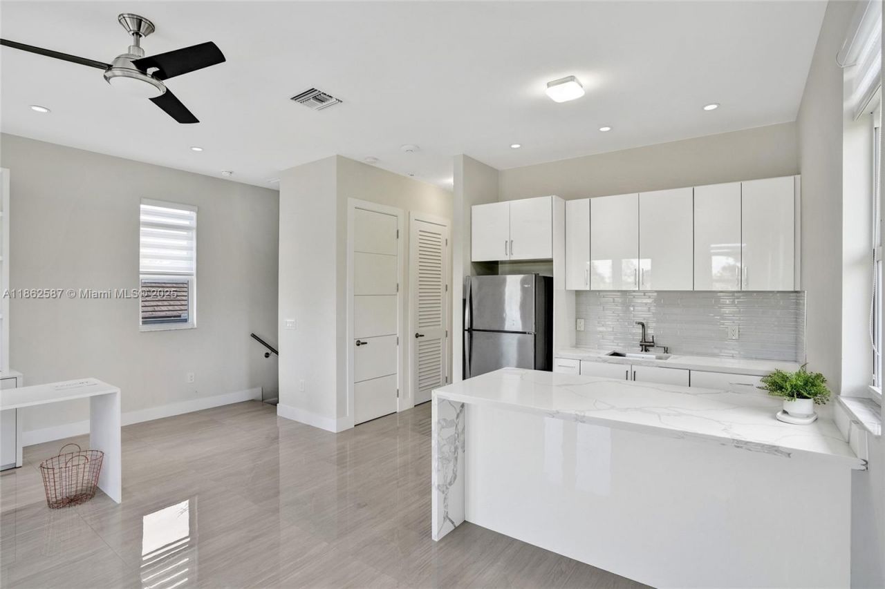 411 NW 125th Ave, Miami, FL 33182 Photo