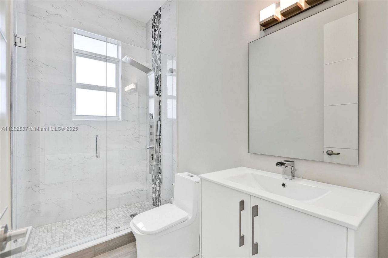 411 NW 125th Ave, Miami, FL 33182 Photo