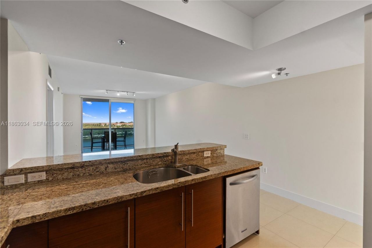 2641 N Flamingo Rd, Unit 905N, Sunrise, FL 33323 Photo