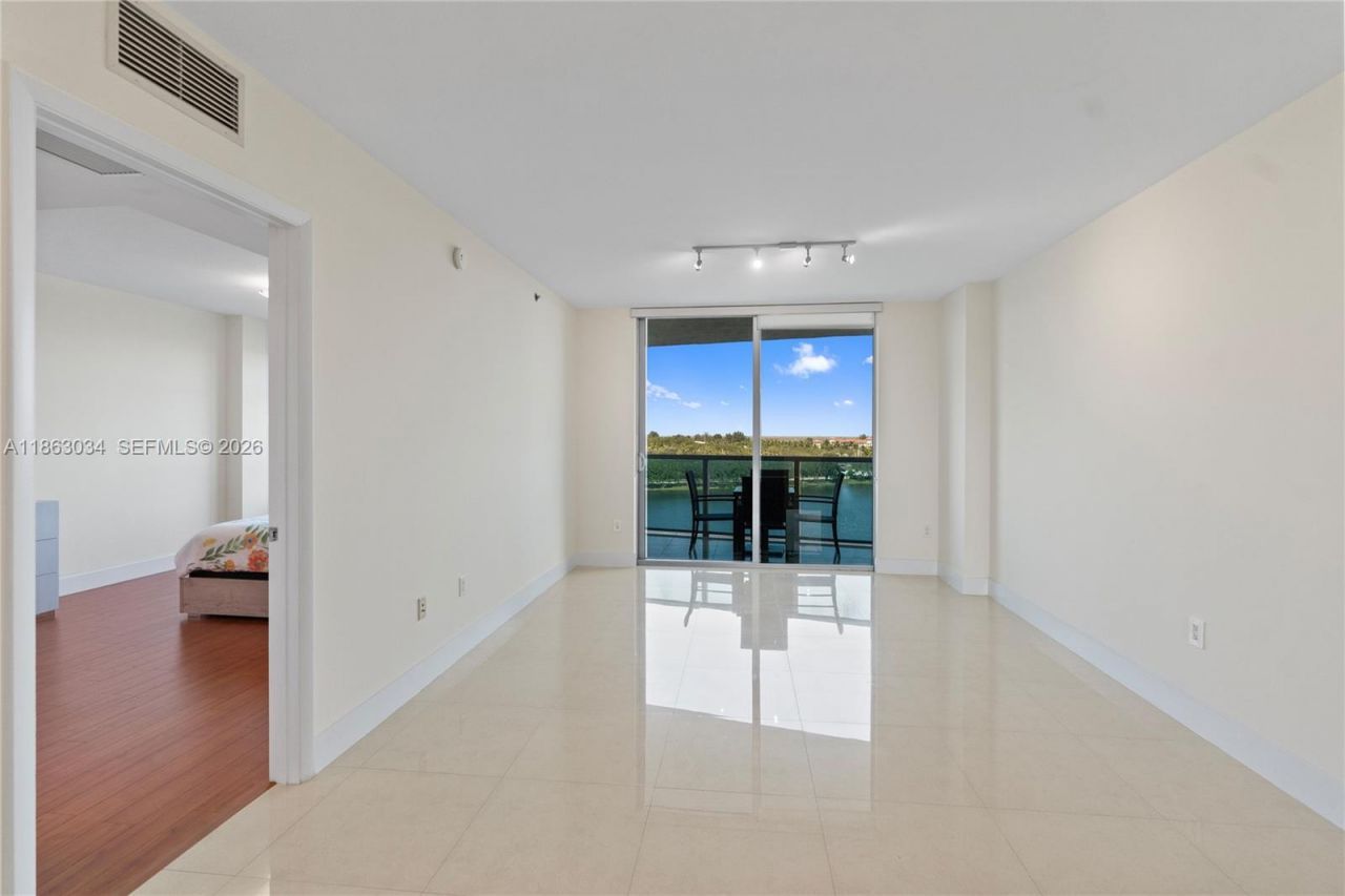 2641 N Flamingo Rd, Unit 905N, Sunrise, FL 33323 Photo