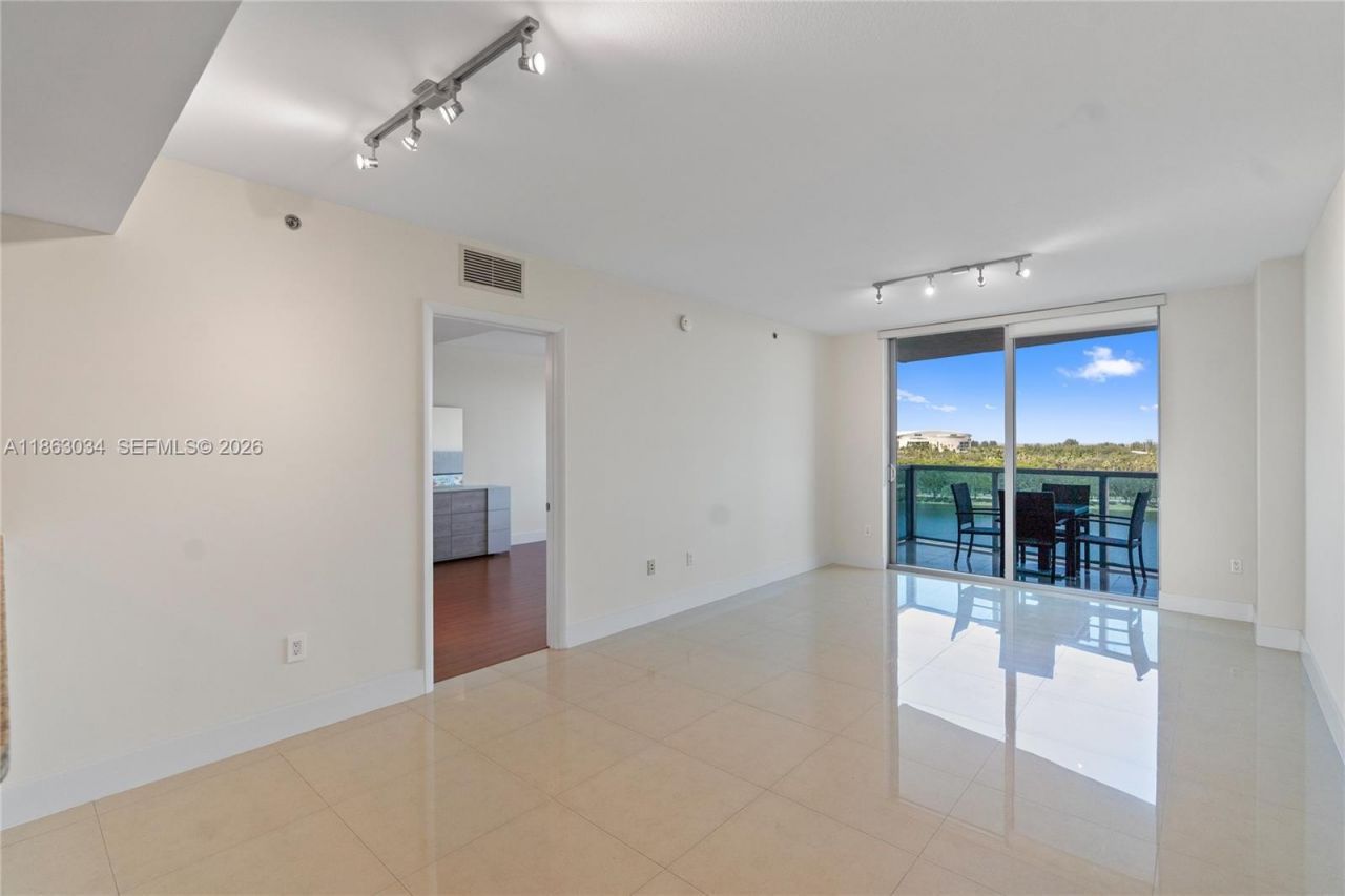 2641 N Flamingo Rd, Unit 905N, Sunrise, FL 33323 Photo