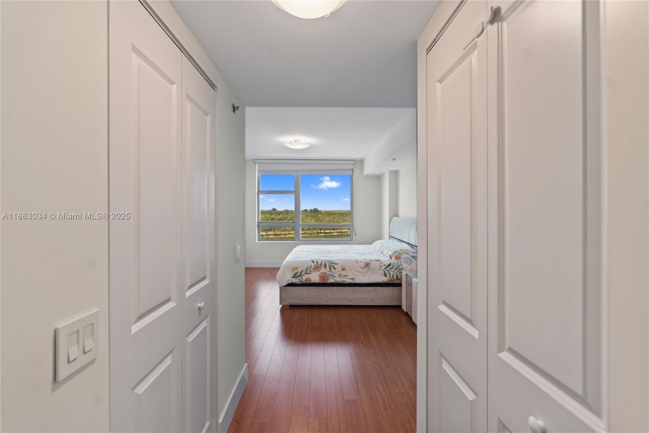 2641 N Flamingo Rd, Unit 905N, Sunrise, FL 33323 Photo