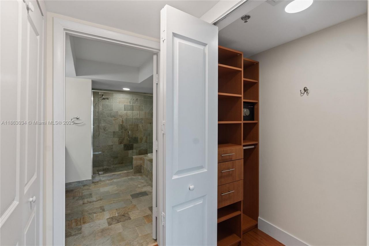 2641 N Flamingo Rd, Unit 905N, Sunrise, FL 33323 Photo