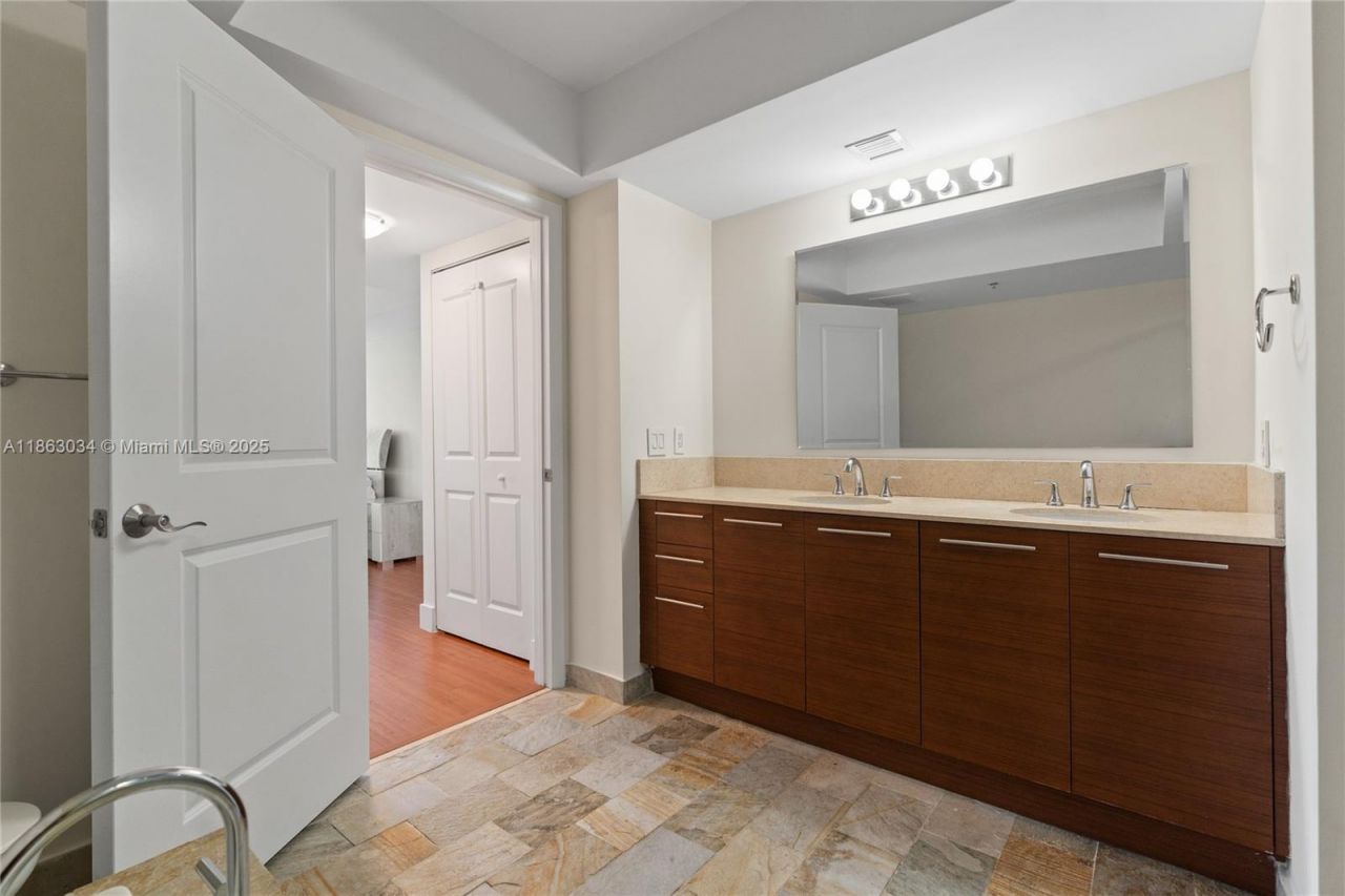 2641 N Flamingo Rd, Unit 905N, Sunrise, FL 33323 Photo