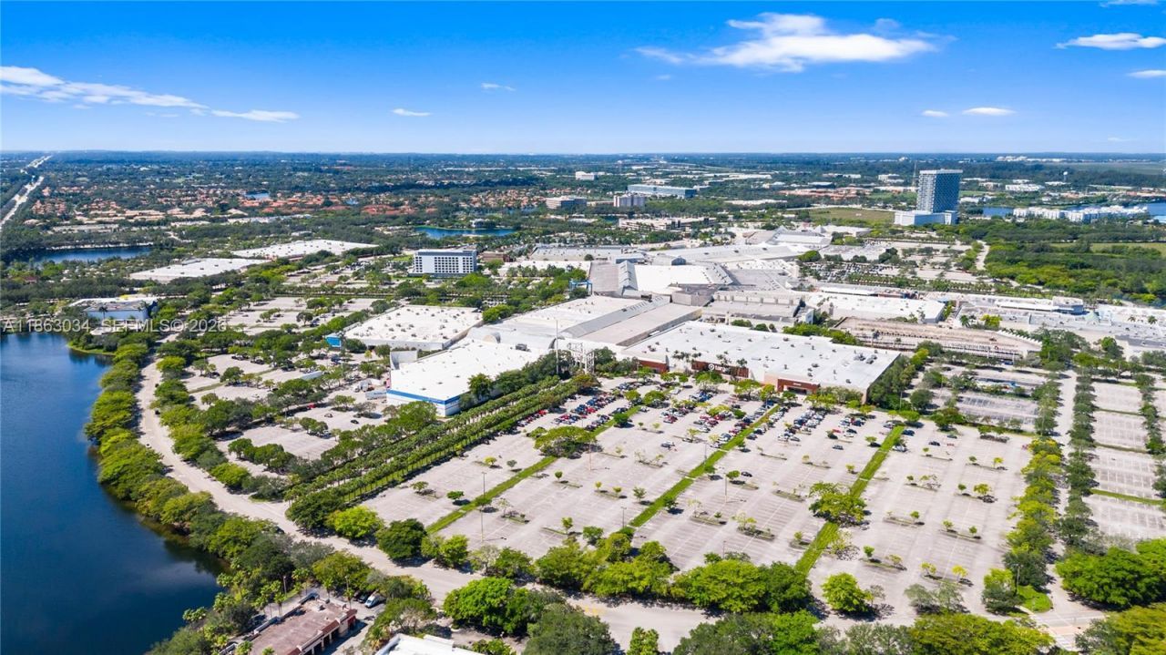 2641 N Flamingo Rd, Unit 905N, Sunrise, FL 33323 Photo