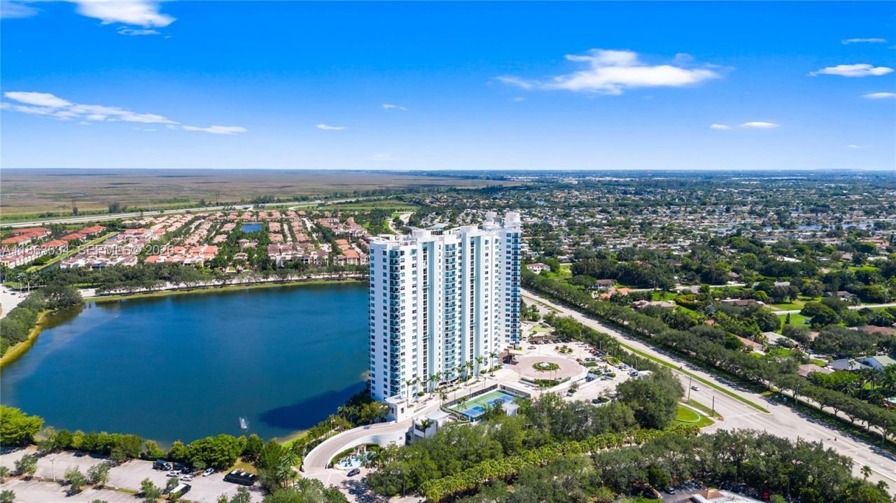 2641 N Flamingo Rd, Unit 905N, Sunrise, FL 33323 Photo