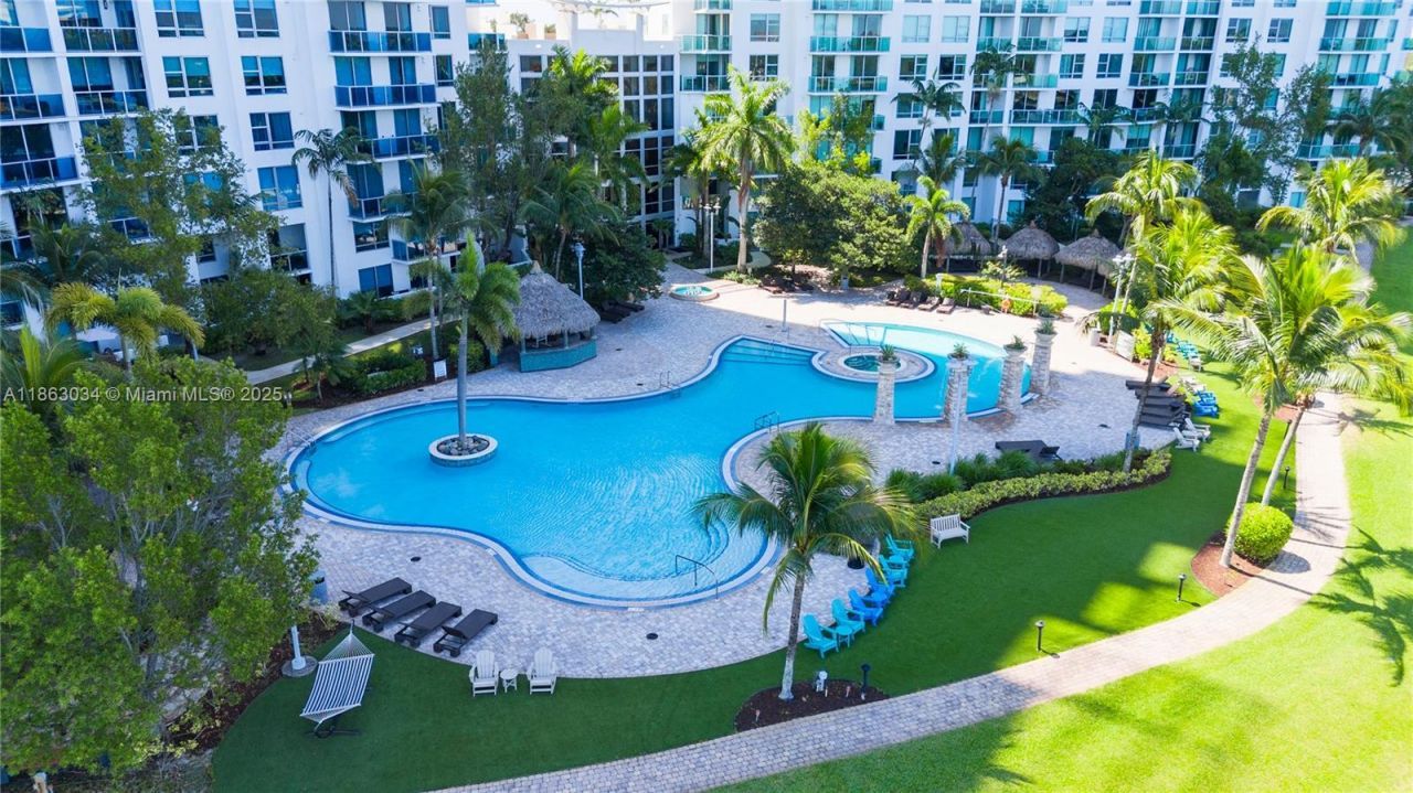 2641 N Flamingo Rd, Unit 905N, Sunrise, FL 33323 Photo