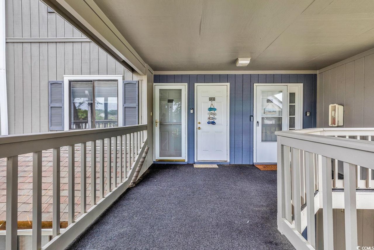 1890 Auburn Ln. Photo 2