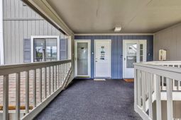 1890 Auburn Ln. photo 4