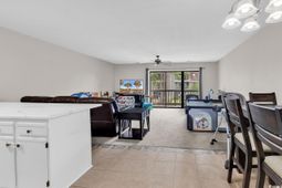 1890 Auburn Ln. photo 4