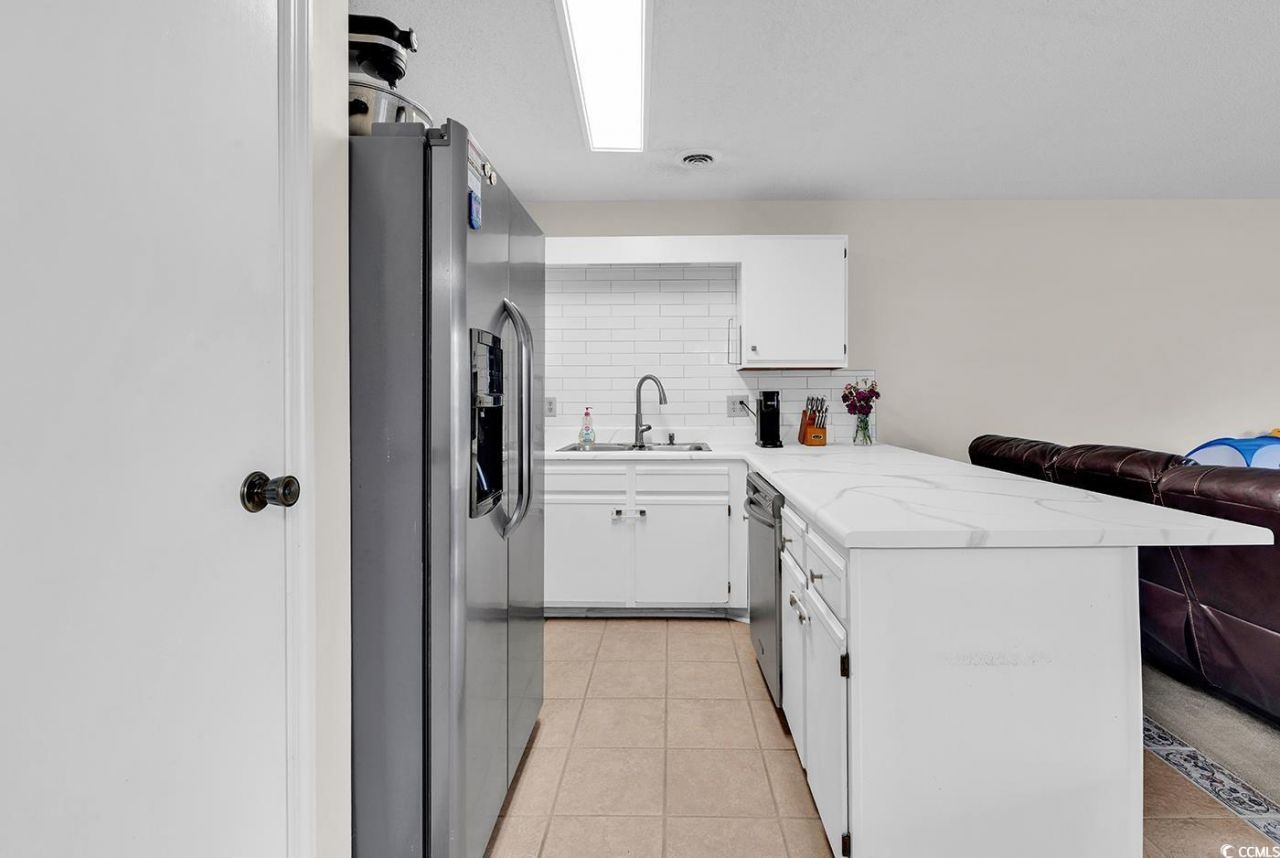 1890 Auburn Ln. Photo 5