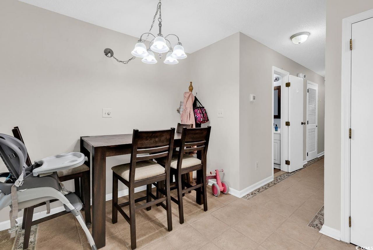 1890 Auburn Ln. Photo 8