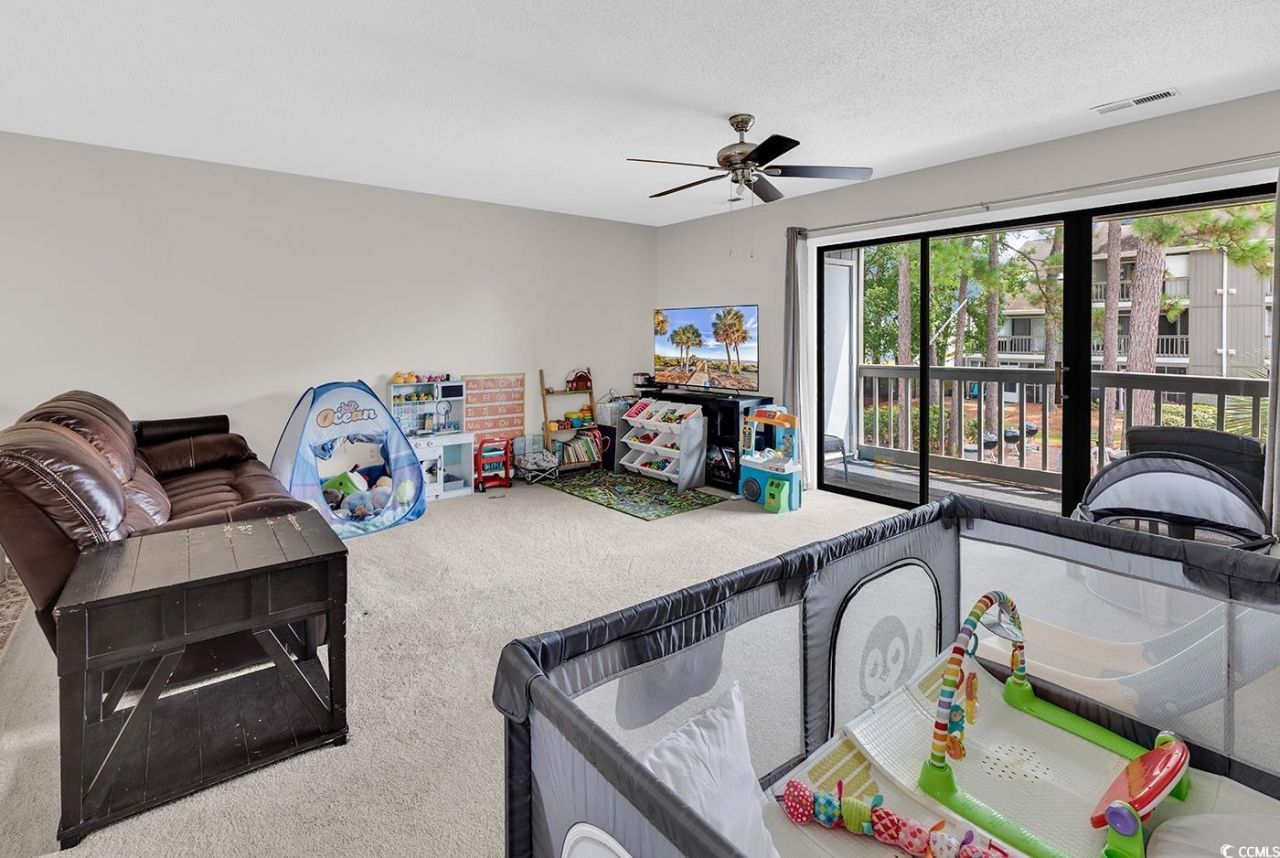 1890 Auburn Ln. Photo 9