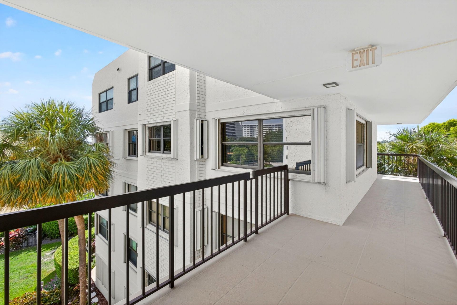 372 Golfview Road, Unit 403, North Palm Beach, FL 33408 Photo