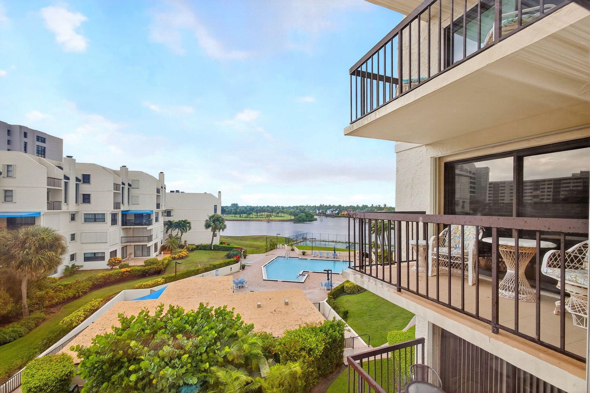 372 Golfview Road, Unit 403, North Palm Beach, FL 33408 Photo