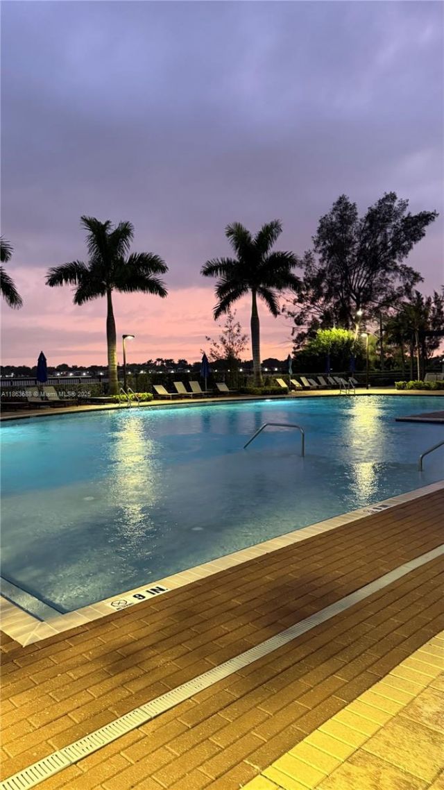 947 NE 211th St, Unit 947, Miami, FL 33179 Photo