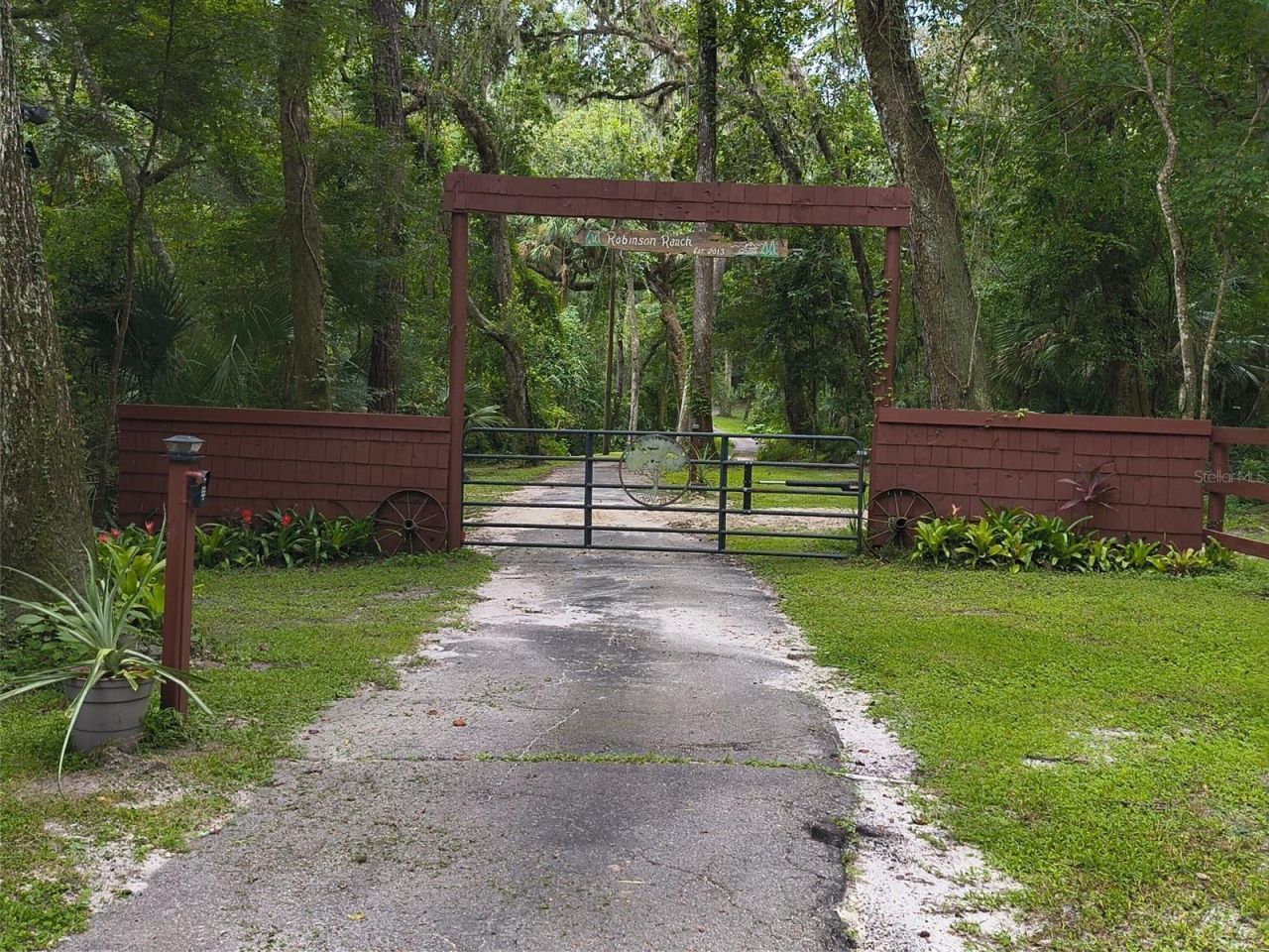 24050 Winding Creek Drive, Brooksville, FL 34601 Photo