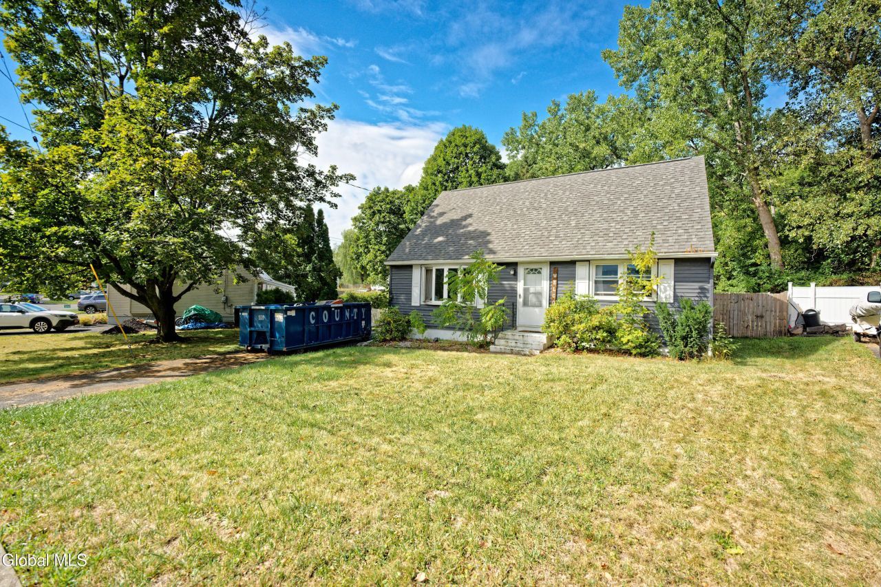 9 Pompano Drive, Troy, NY 12182 Main Photo