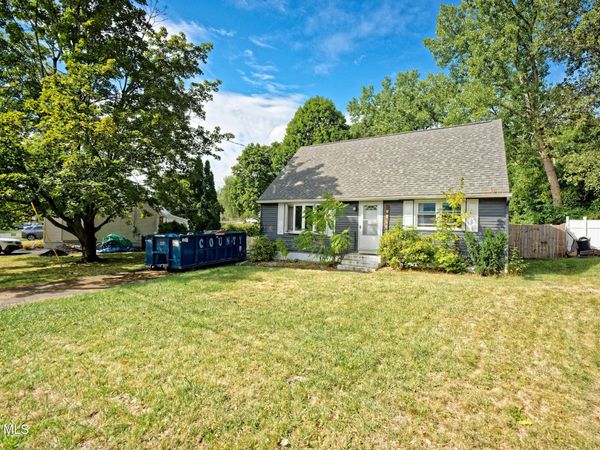 9 Pompano Drive, Troy, NY 12182