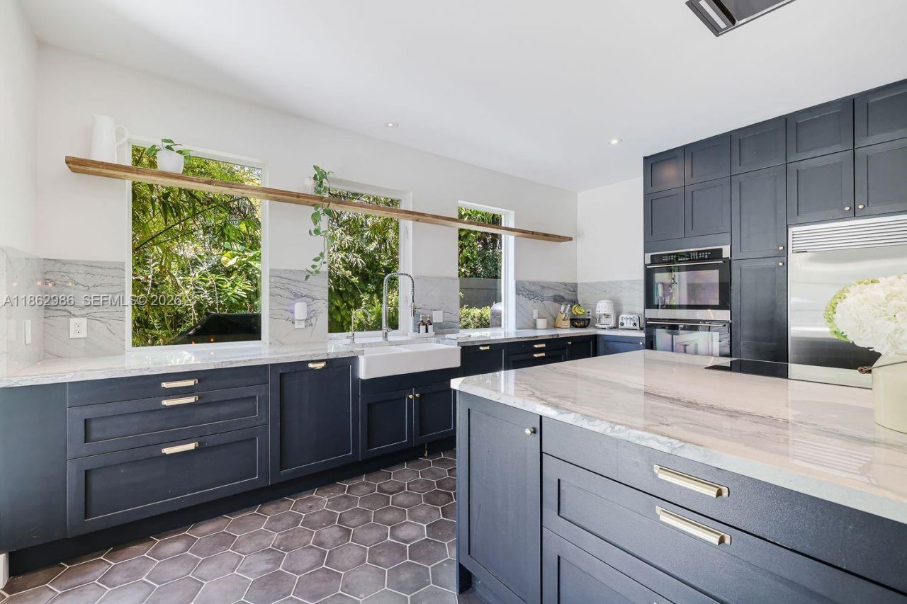 6910 SW 145th Ter, Palmetto Bay, FL 33158 Photo