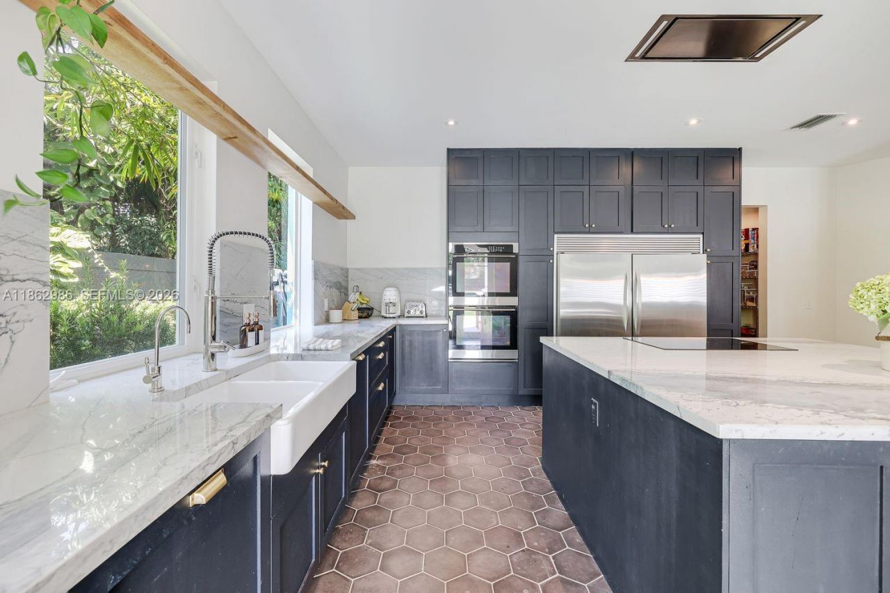 6910 SW 145th Ter, Palmetto Bay, FL 33158 Photo