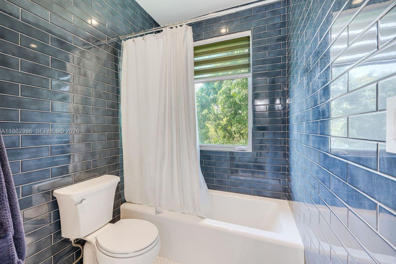 6910 SW 145th Ter, Palmetto Bay, FL 33158 Photo