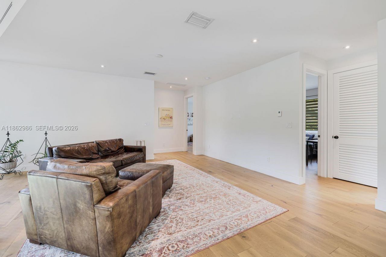 6910 SW 145th Ter, Palmetto Bay, FL 33158 Photo