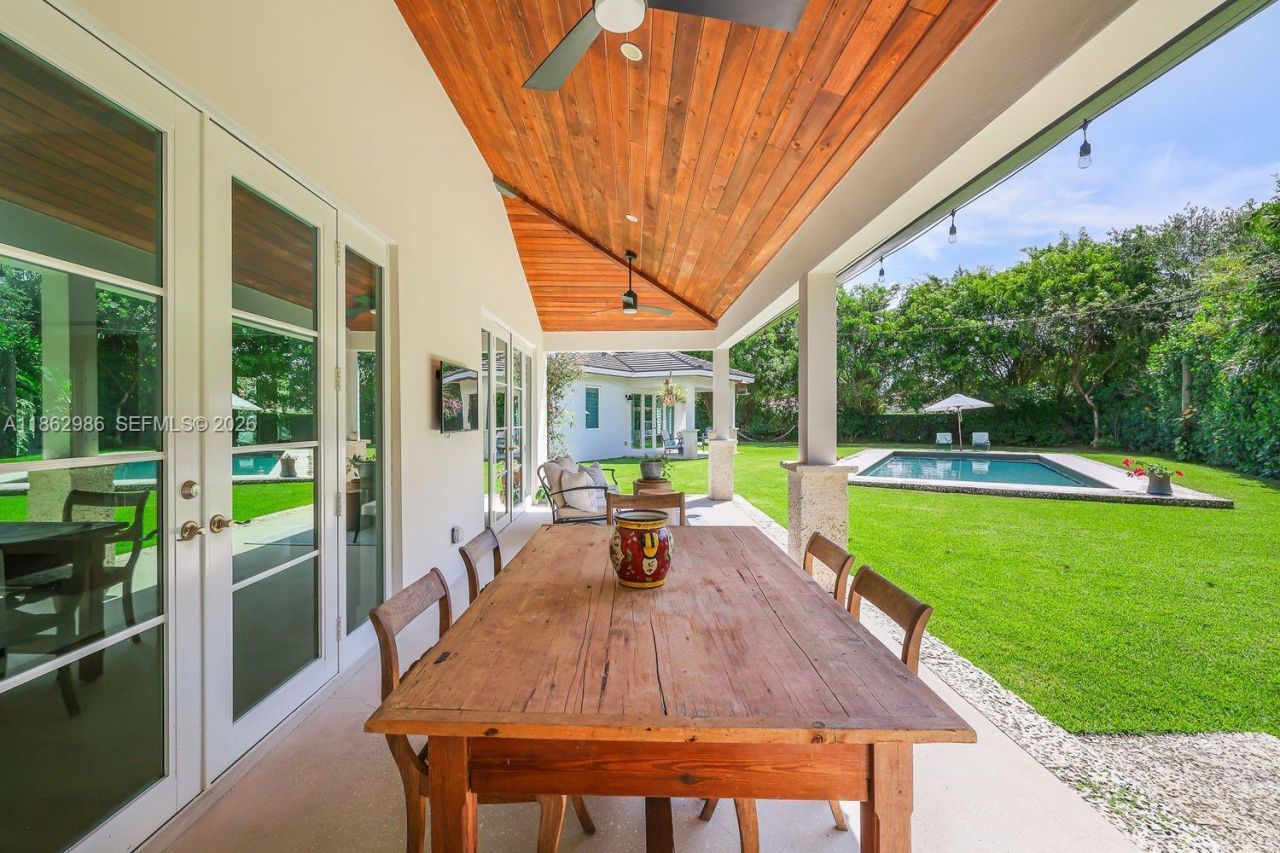 6910 SW 145th Ter, Palmetto Bay, FL 33158 Photo