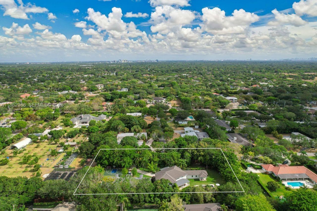 6910 SW 145th Ter, Palmetto Bay, FL 33158 Photo