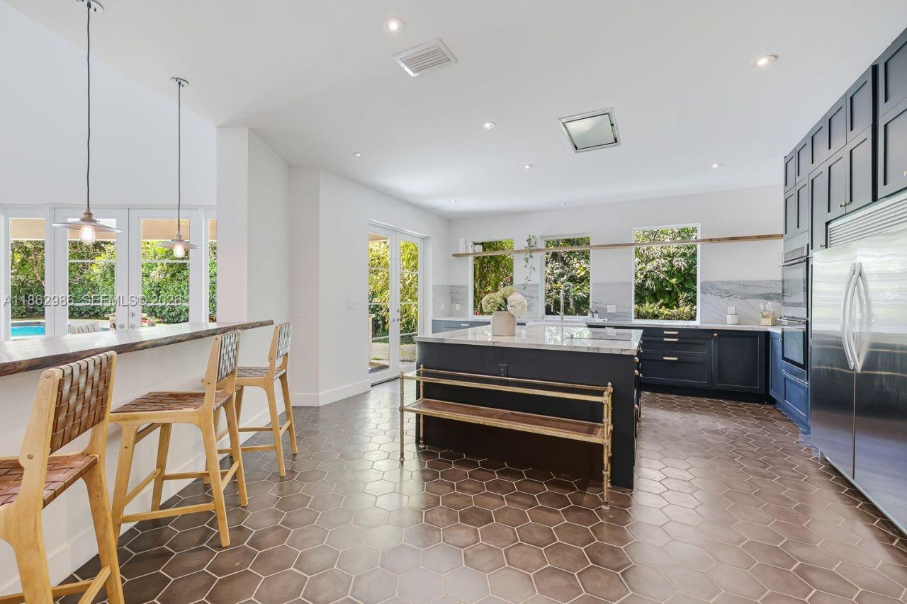 6910 SW 145th Ter, Palmetto Bay, FL 33158 Photo