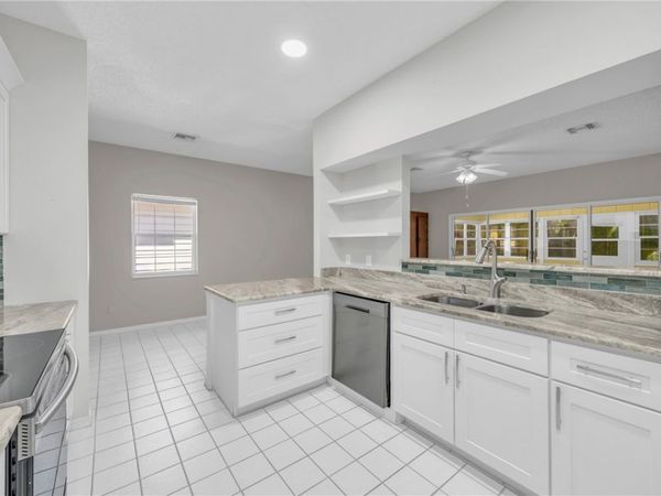 374 Hawthorne Lane, Vero Beach, FL 32962