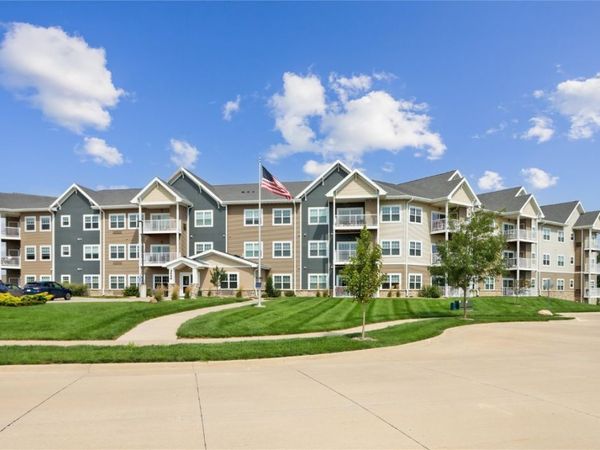 3550 Stone Creek CIR SW, Unit 313, Cedar Rapids, IA 52404