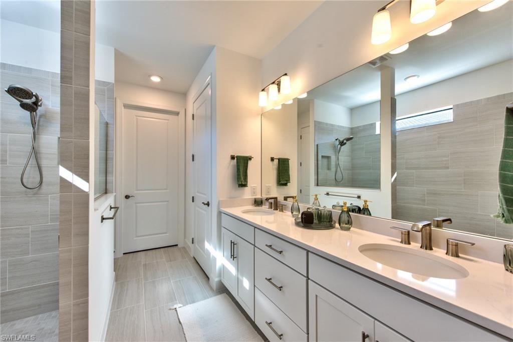 9280 Cormorant Dr, Naples, FL 34120 Photo