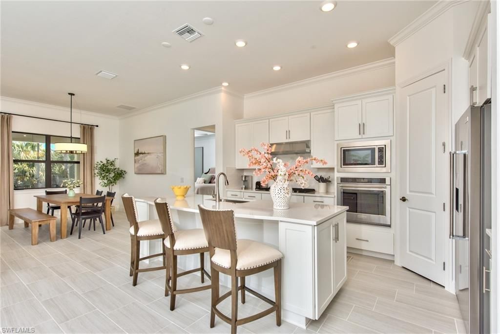9280 Cormorant Dr, Naples, FL 34120 Photo