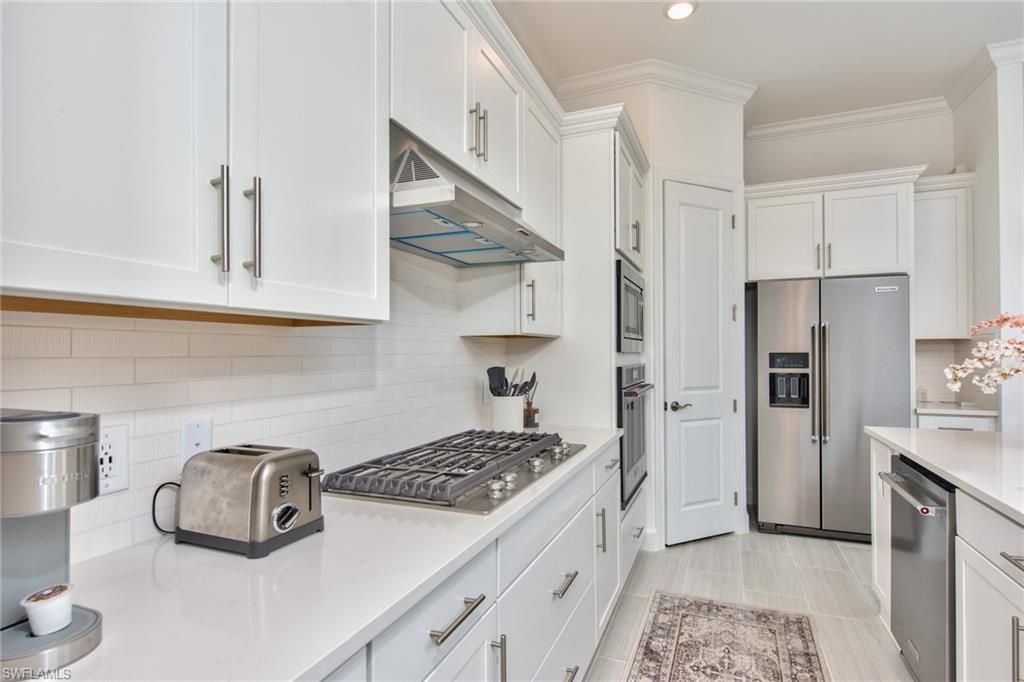 9280 Cormorant Dr, Naples, FL 34120 Photo