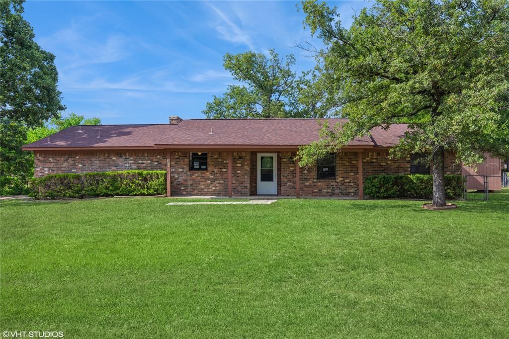 1213 Lakeside Drive, Grand Saline, TX 75140 Main Photo